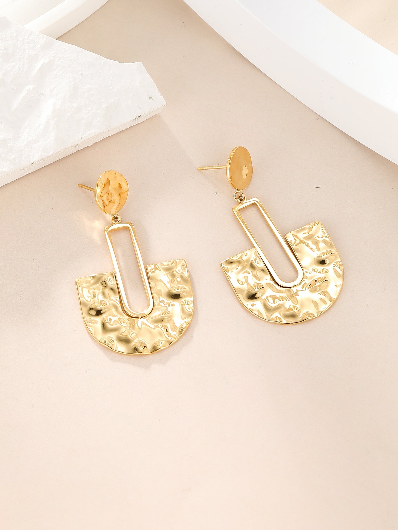 BRINCOS ARCO DOURADO